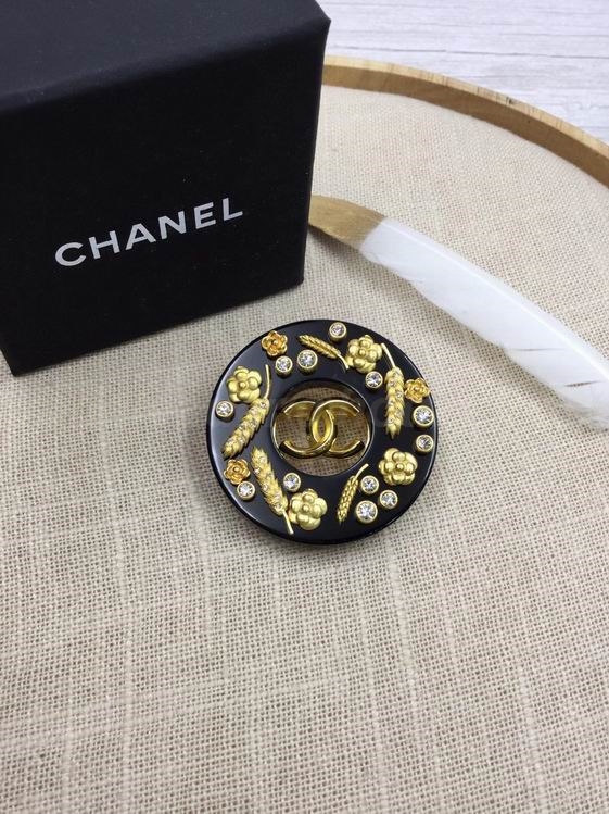 Chanel Brooch 440